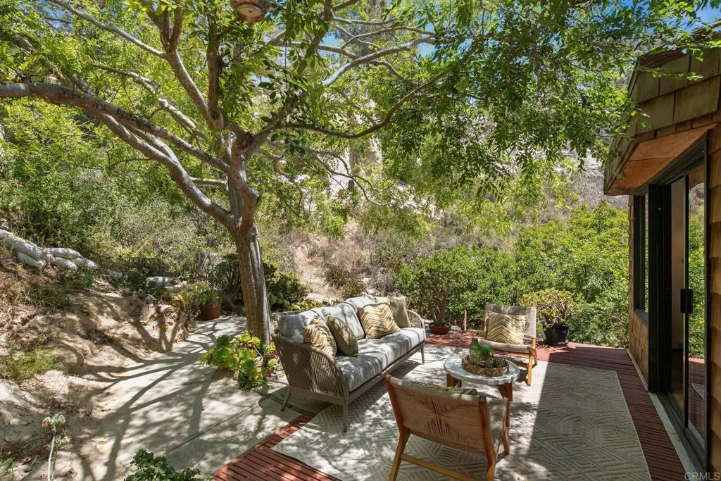 https://cdn.realtyfeed.com/cdn/127/306479970/50e2c1133c1bdd48d69f0e2fbe5708c3.webp