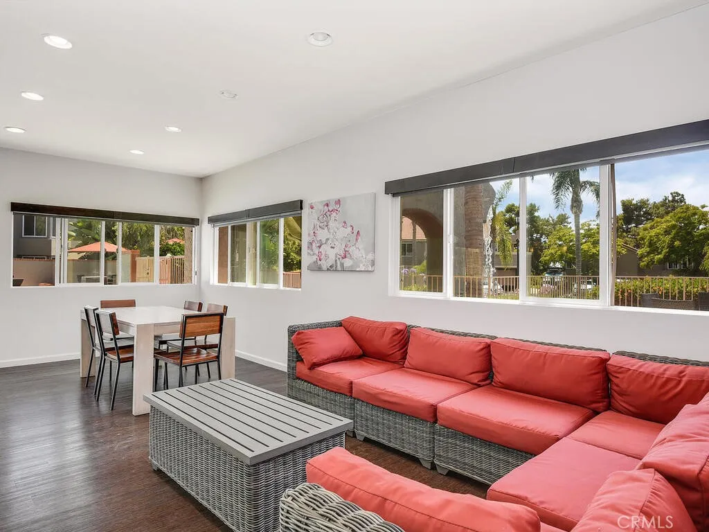 https://cdn.realtyfeed.com/cdn/127/306479979/b088389d065135135fef5b6adbf2839a.webp