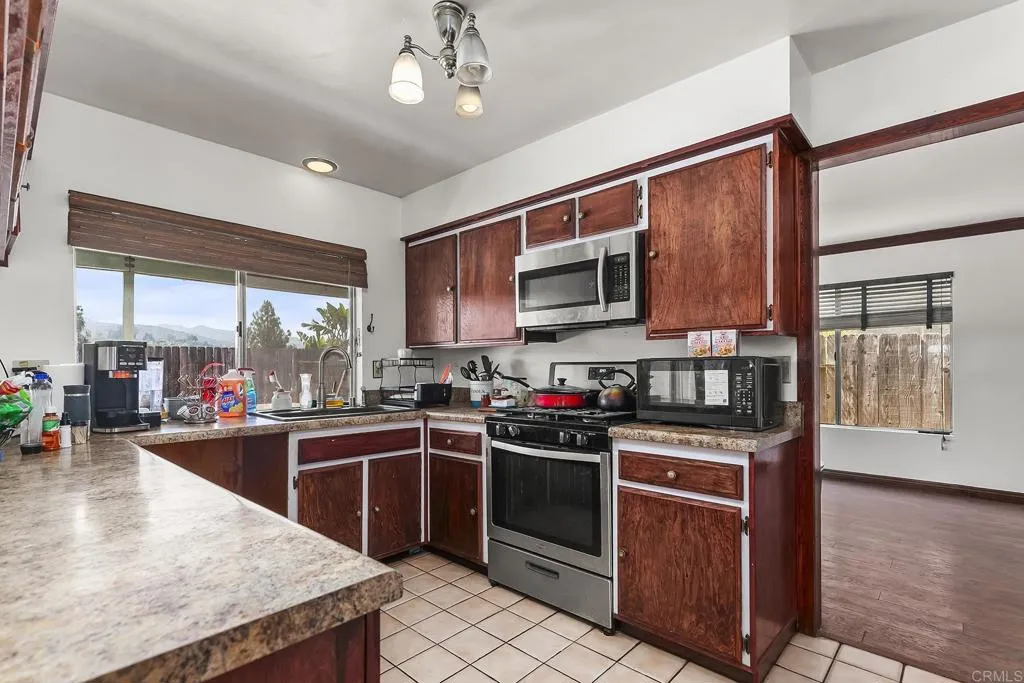 https://cdn.realtyfeed.com/cdn/127/306480053/6f0333537a12d804d5878290678e05b9.webp