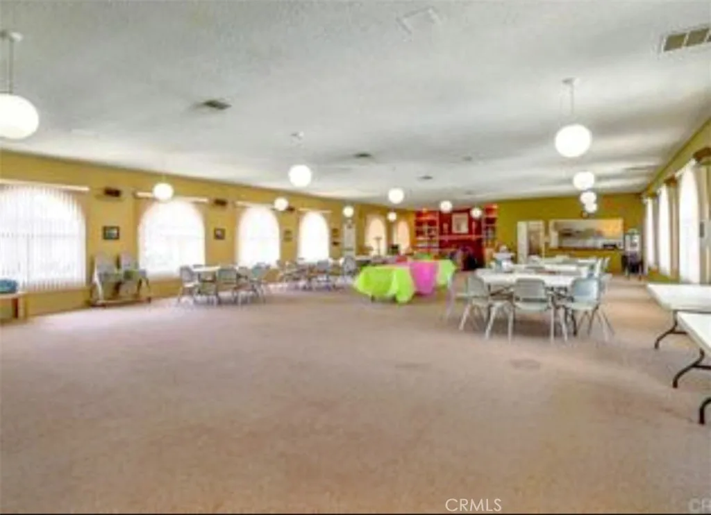 https://cdn.realtyfeed.com/cdn/127/306480133/0cf15d91f2a5420955c3d5e12214ce60.webp
