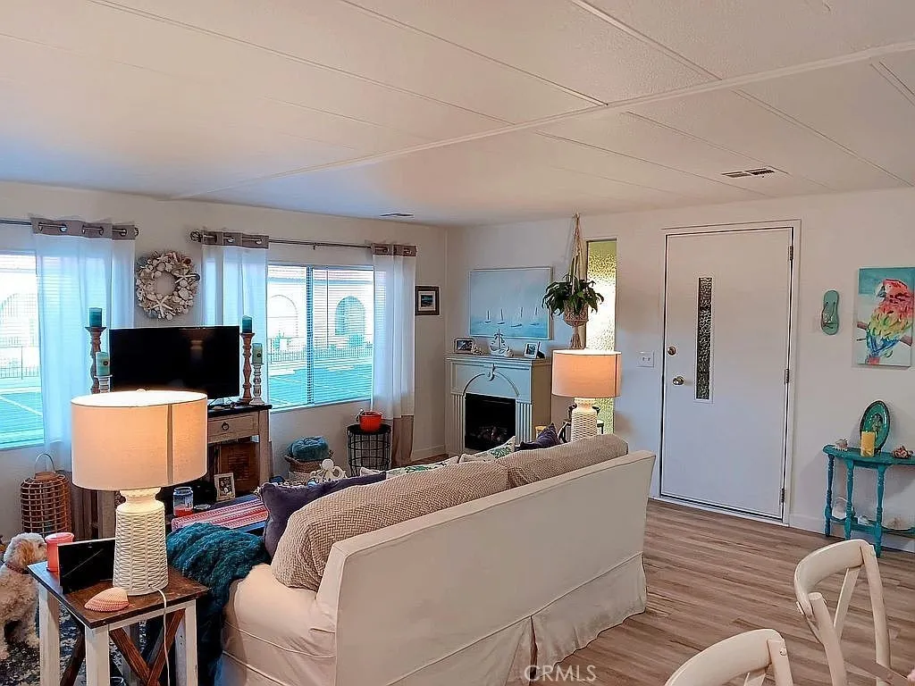 https://cdn.realtyfeed.com/cdn/127/306480133/6563c22c085bba3cdc128624bc6d4e46.webp