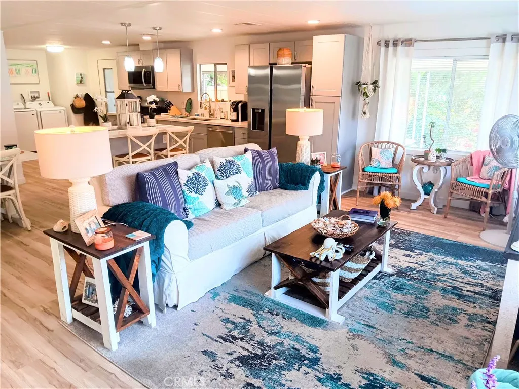 https://cdn.realtyfeed.com/cdn/127/306480133/72dd34d4654fa53a3de64dda91d87ed1.webp