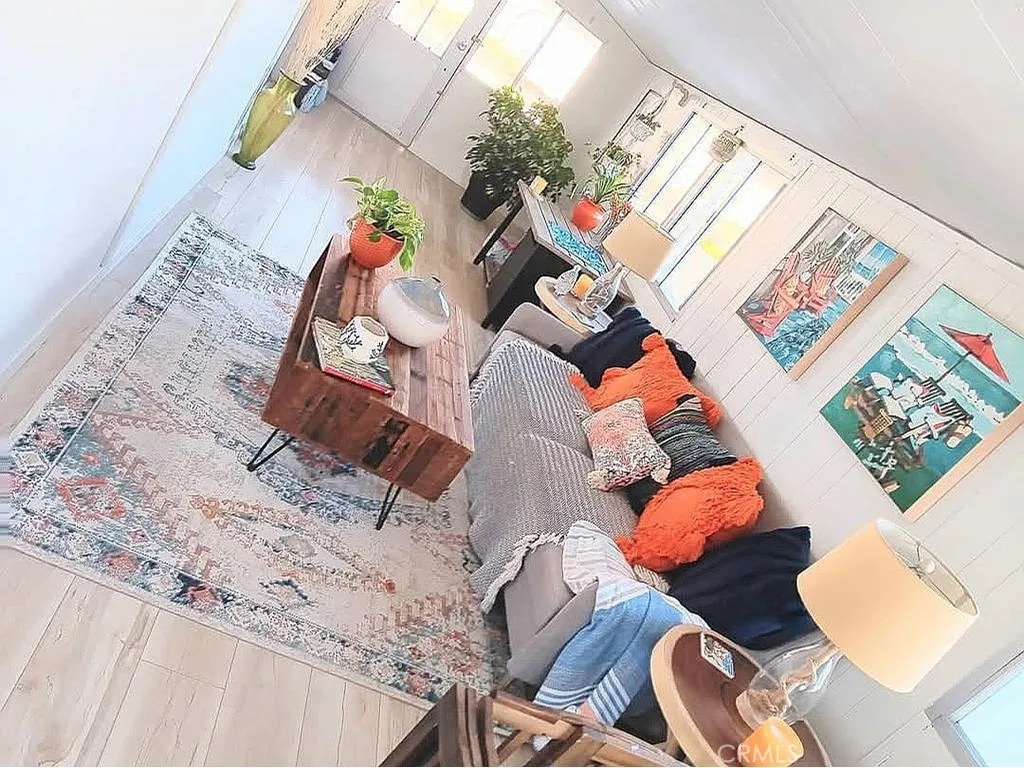 https://cdn.realtyfeed.com/cdn/127/306480133/bd6a0ef21a21d51a04dbaab92c7fe504.webp