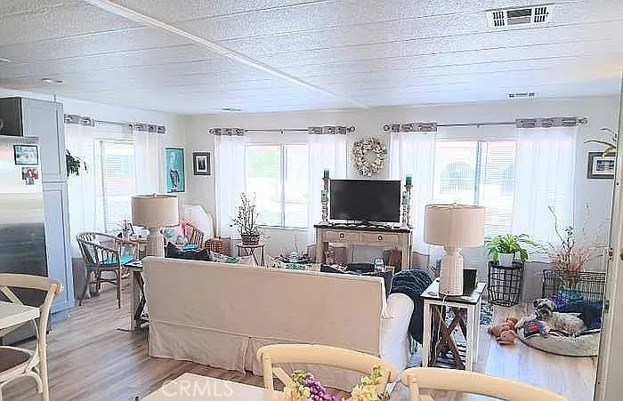 https://cdn.realtyfeed.com/cdn/127/306480133/d246e354be4d5fd430697e107b4c89b2.webp