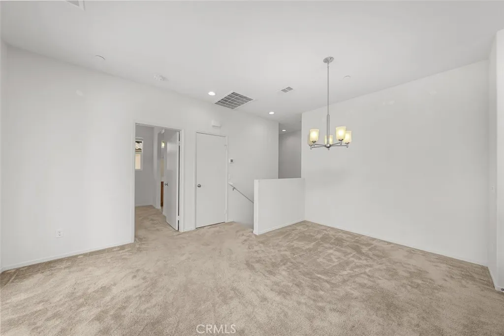 https://cdn.realtyfeed.com/cdn/127/306480156/0400ef8464a7cd6b764f9cc7527d5638.webp