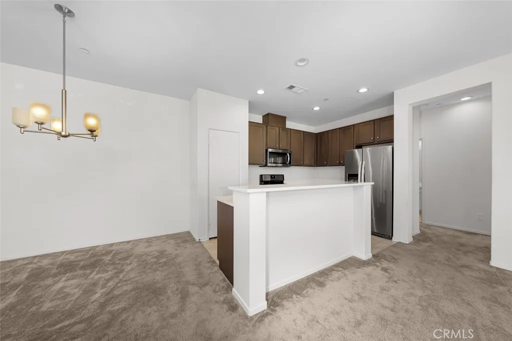 https://cdn.realtyfeed.com/cdn/127/306480156/1e514ba87b8c434f7a01f3c40f4d27cc.webp