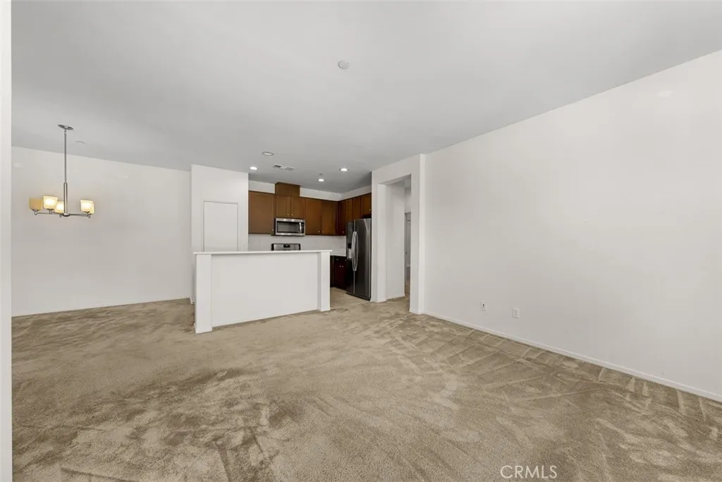 https://cdn.realtyfeed.com/cdn/127/306480156/32e67a63fafd555f4cb09a40a2440ee3.webp