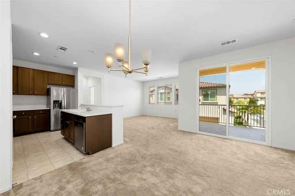 https://cdn.realtyfeed.com/cdn/127/306480156/af386459d5979d5a1b21054c9a3c00b6.webp