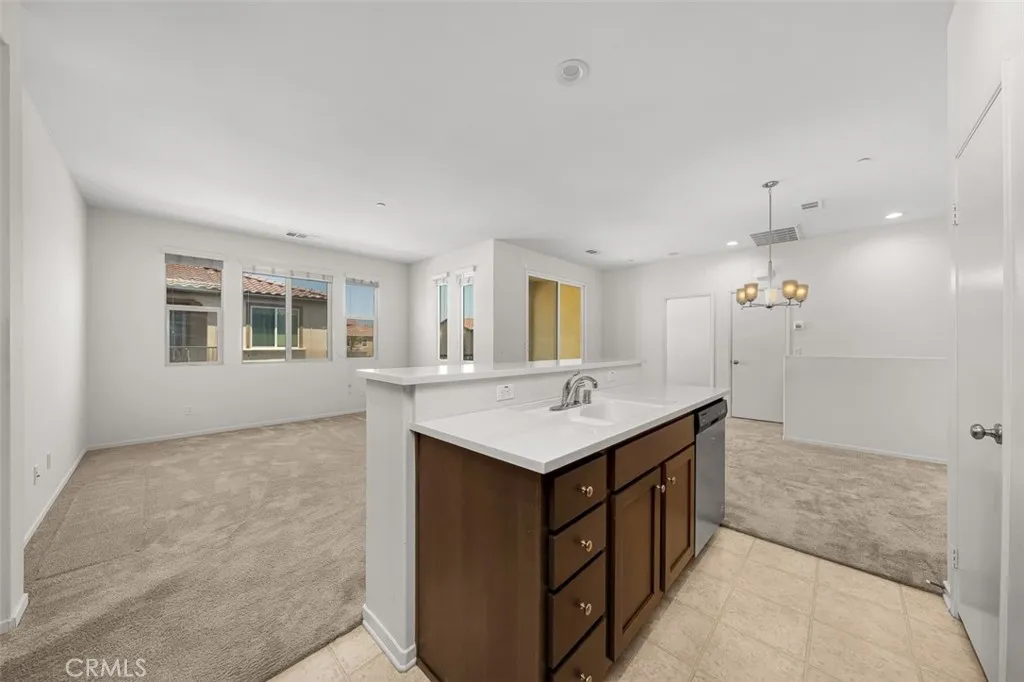 https://cdn.realtyfeed.com/cdn/127/306480156/e27e70649a4f5da262f6e1a39b49b1c9.webp