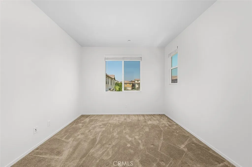 https://cdn.realtyfeed.com/cdn/127/306480156/f9c1ebb4a8929d545cee17ba2444b738.webp