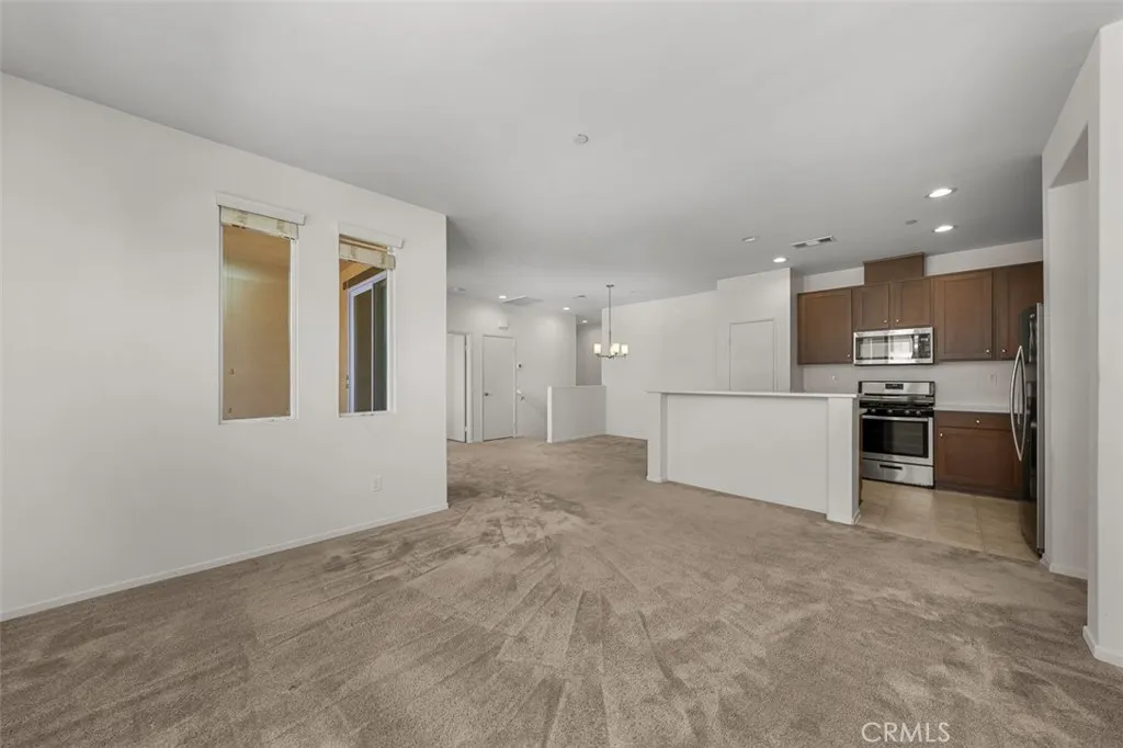 https://cdn.realtyfeed.com/cdn/127/306480156/ff9d7cccb8cd80f23af2d02a7b472576.webp