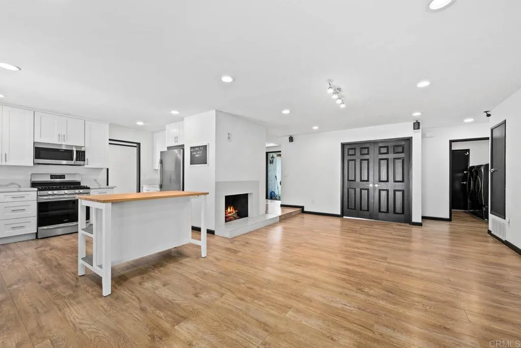 https://cdn.realtyfeed.com/cdn/127/306480212/a412af79bb05a4d9f23cb7c481bbd72c.webp
