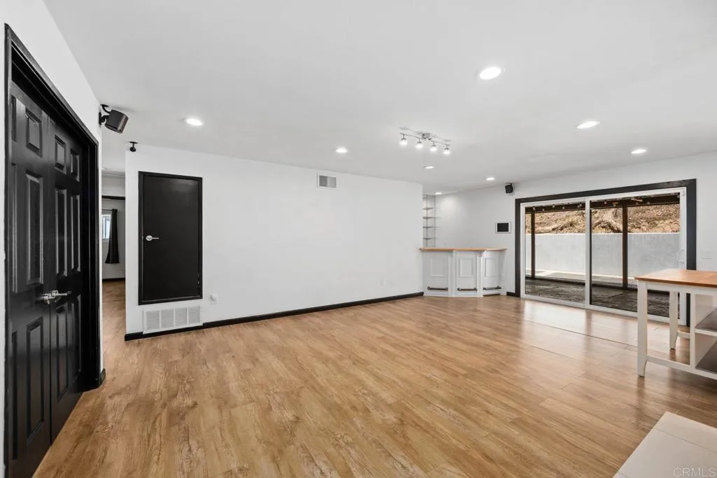 https://cdn.realtyfeed.com/cdn/127/306480212/e90a0a9815988b9fb7d7d60b3fa52fd4.webp