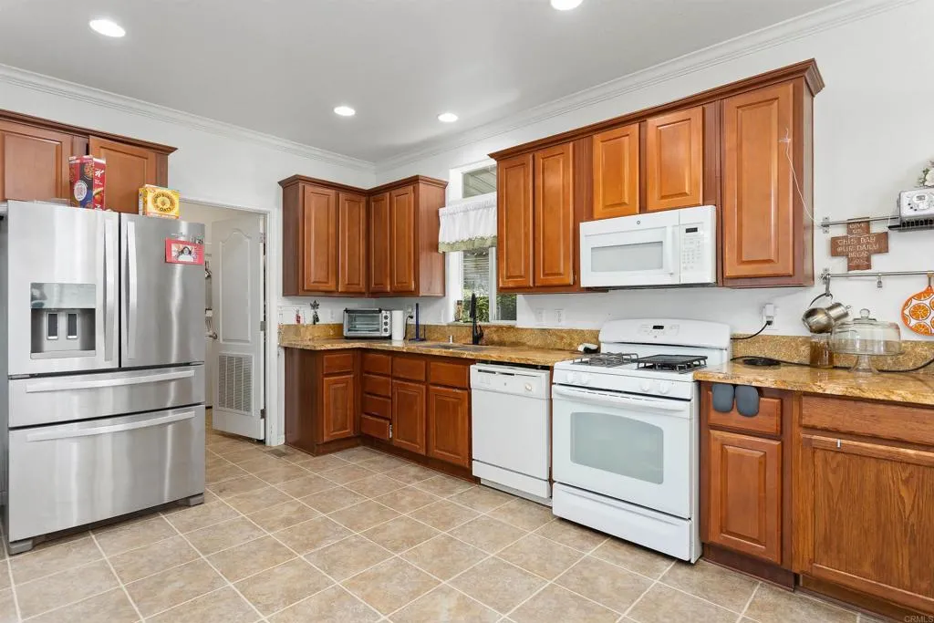https://cdn.realtyfeed.com/cdn/127/306480214/00f19f5ceffe18d61028375ef90e2049.webp