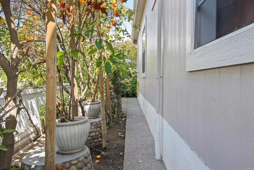 https://cdn.realtyfeed.com/cdn/127/306480214/57545a3bf5fa281d4b8599250f8e74a2.webp