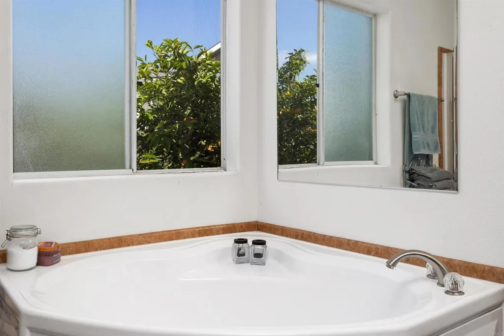 https://cdn.realtyfeed.com/cdn/127/306480214/76c11cce6ae0bdae7caa2b1224bfb2ff.webp