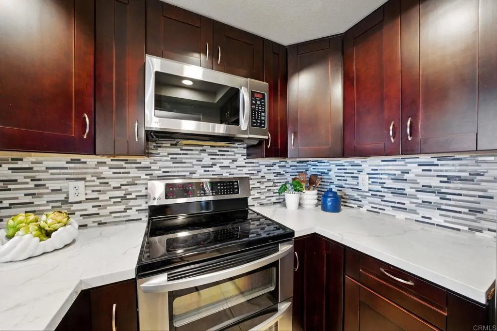 https://cdn.realtyfeed.com/cdn/127/306480235/81c6d44bea60a207729f22660bf31be1.webp