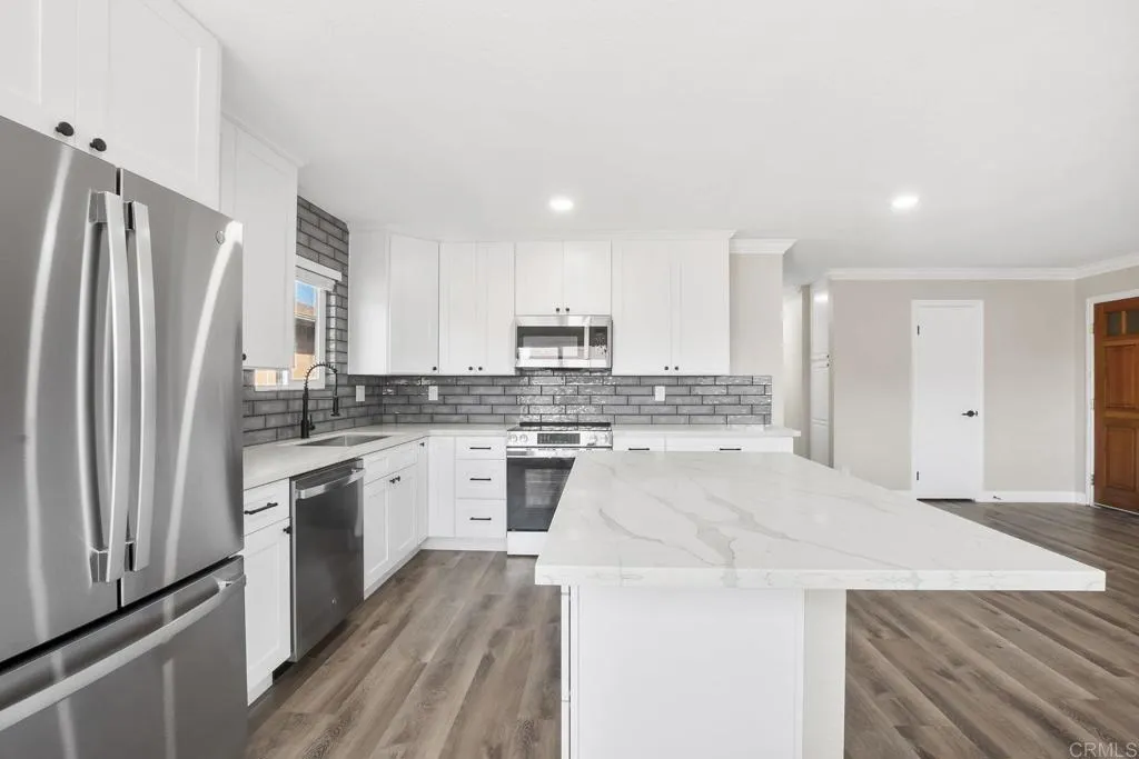 https://cdn.realtyfeed.com/cdn/127/306480315/83f9ded66f20816c5ca94bc0d164de01.webp