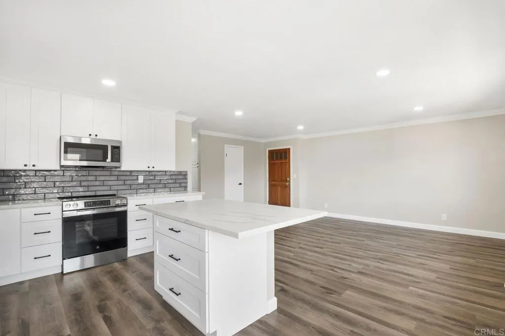 https://cdn.realtyfeed.com/cdn/127/306480315/afc637dd4d6699d482817fe91ad254ea.webp