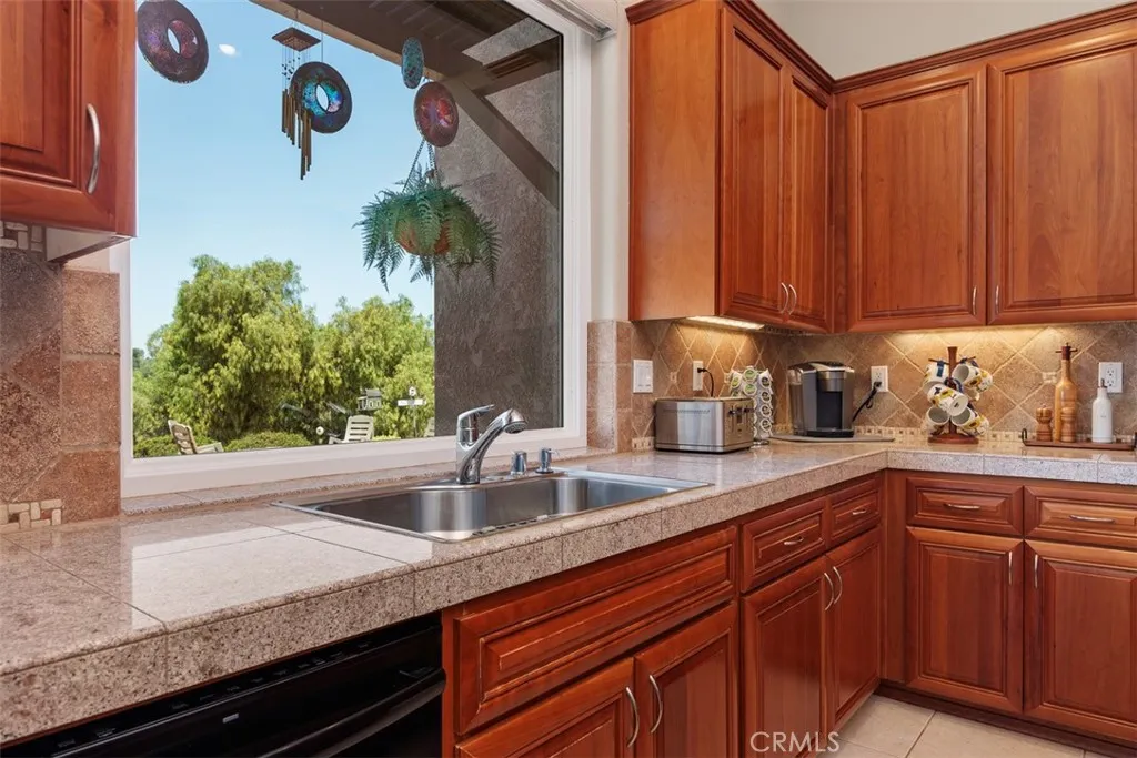 https://cdn.realtyfeed.com/cdn/127/306480578/08472f7f99f8266f57d3b94d1cf64e70.webp