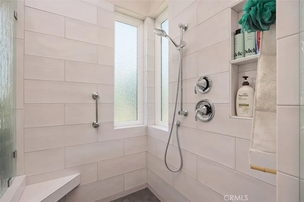 https://cdn.realtyfeed.com/cdn/127/306480578/5dead86cfdd1c03b8a8ee02efc99bd3e.webp