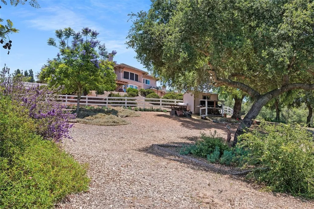 https://cdn.realtyfeed.com/cdn/127/306480578/fea45d58b49bd88c3a18cb973e5aa43f.webp