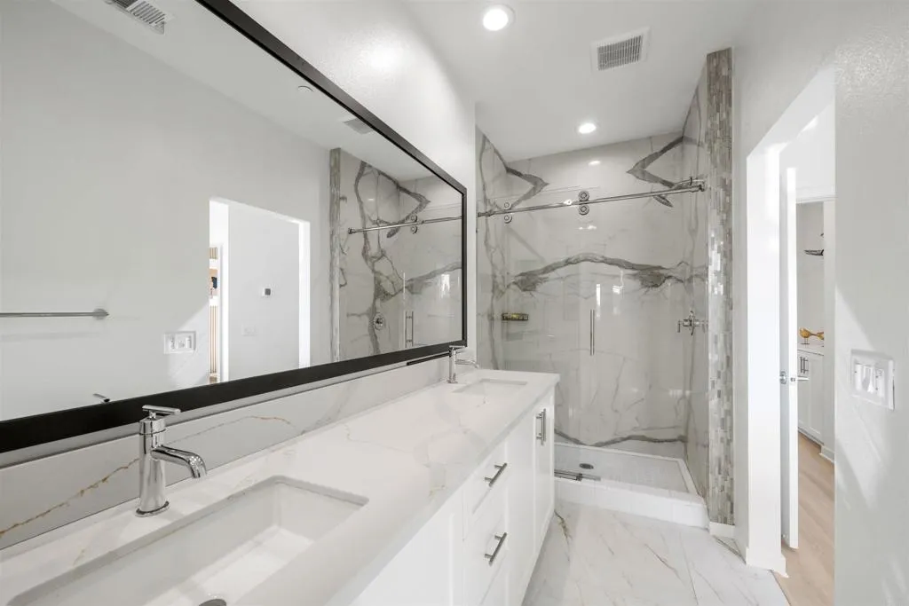 https://cdn.realtyfeed.com/cdn/127/306480710/5fe5776eb6afe74b4a652decf6ed5136.webp