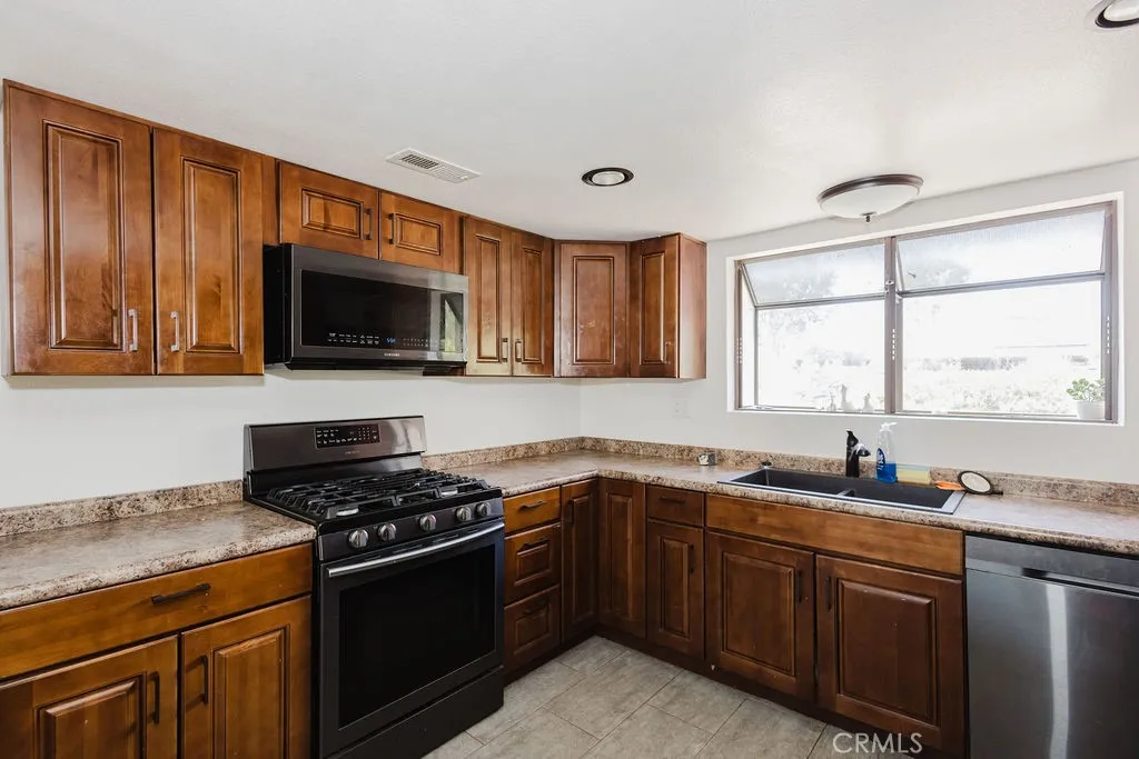 https://cdn.realtyfeed.com/cdn/127/306480787/00262648d7581a2c949aa6cb90795e2c.webp