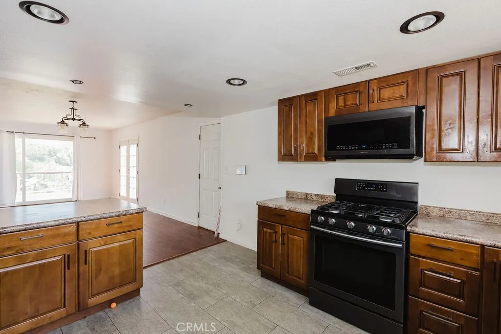 https://cdn.realtyfeed.com/cdn/127/306480787/7f65a35621c0e03027f783bb1c24a7b4.webp
