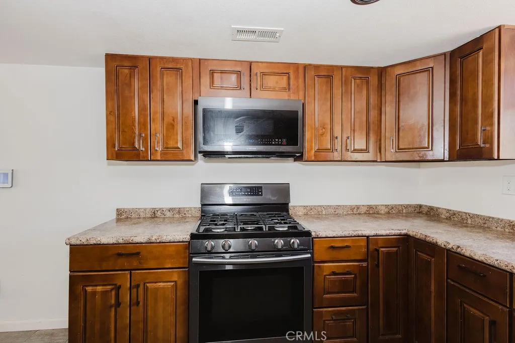 https://cdn.realtyfeed.com/cdn/127/306480787/c5e5bc4de10318e84189ff819bcc6208.webp