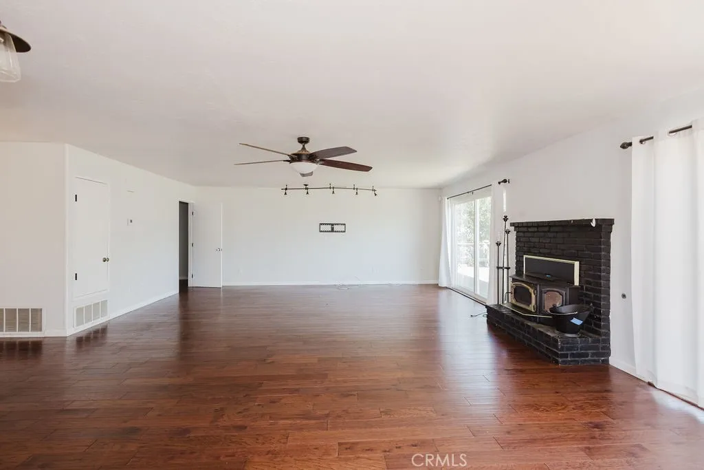 https://cdn.realtyfeed.com/cdn/127/306480787/da2af7e8d7456bb943f9531e7f8a15e3.webp
