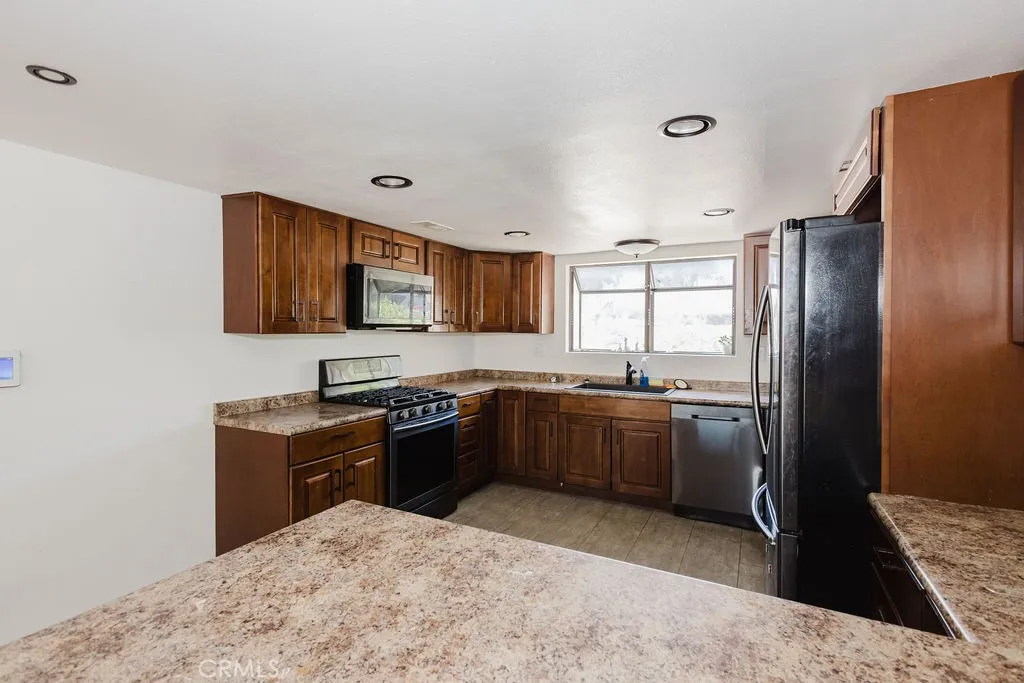 https://cdn.realtyfeed.com/cdn/127/306480787/f41f66b82f511ee08591287fe2f3039d.webp