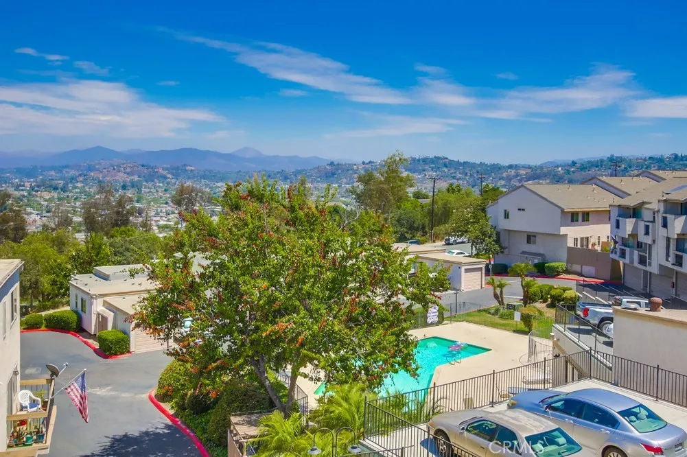https://cdn.realtyfeed.com/cdn/127/306481265/165e324bc7063601f06373ea6fcdd664.webp