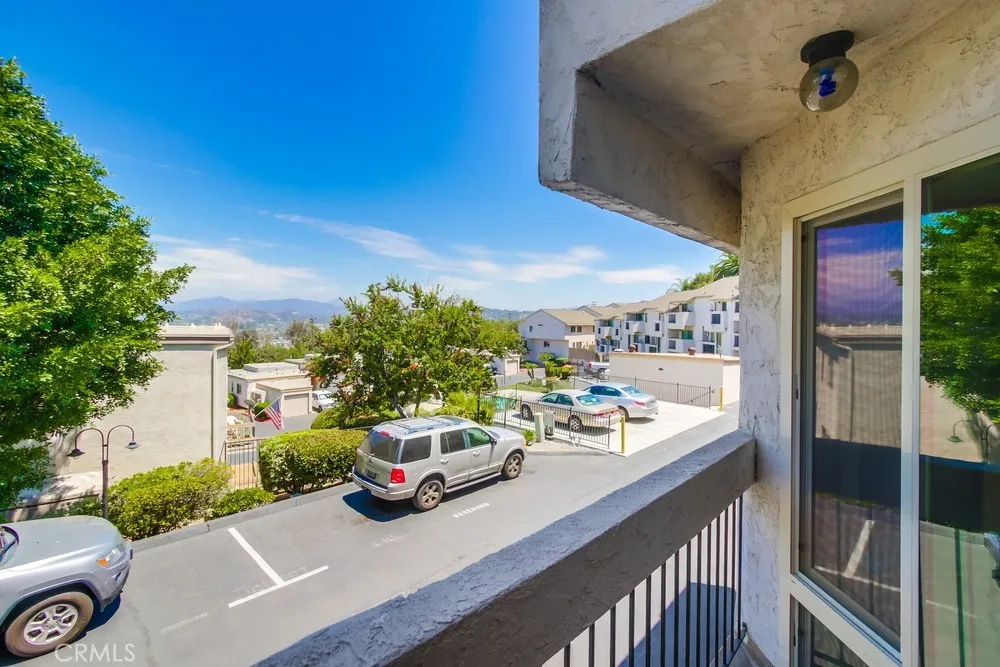 https://cdn.realtyfeed.com/cdn/127/306481265/e4e674e31db47d75a15d382d9afc670c.webp