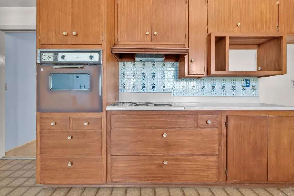 https://cdn.realtyfeed.com/cdn/127/306481354/2145de225c9421bf57702b8f00afd6e0.webp