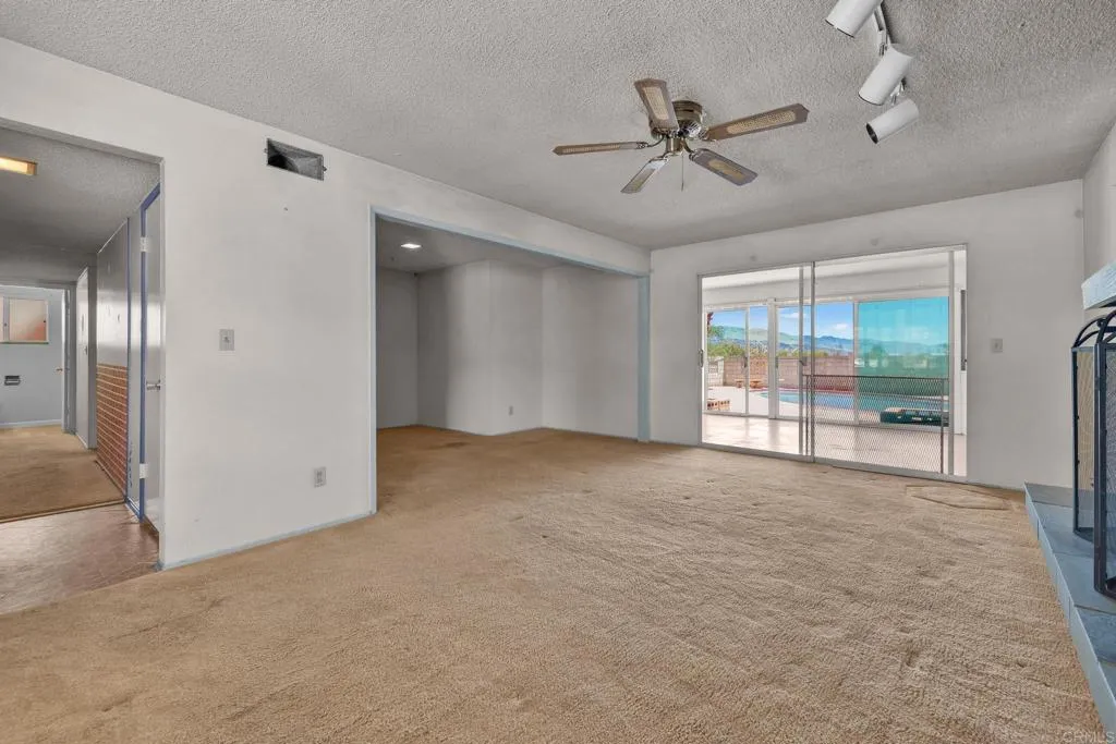 https://cdn.realtyfeed.com/cdn/127/306481354/4460dd6da4c13916e38cc64617a983e4.webp
