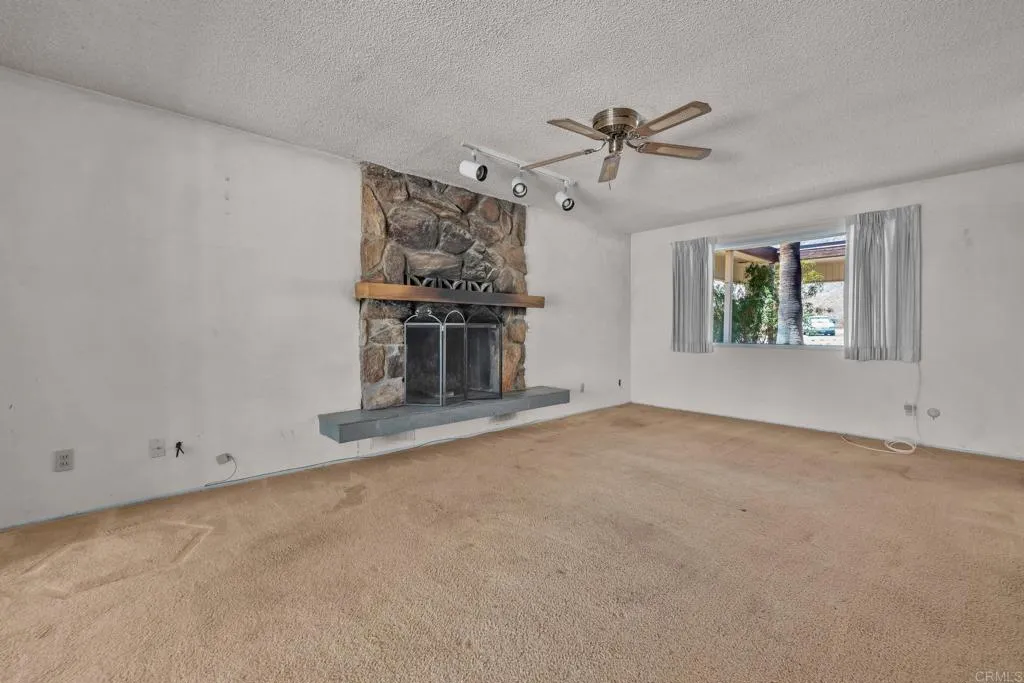 https://cdn.realtyfeed.com/cdn/127/306481354/e61f8ecd71e116fd84c1b3b3f3dff84e.webp