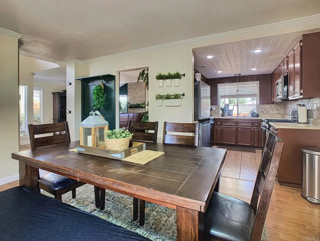 https://cdn.realtyfeed.com/cdn/127/306481408/a93aca78be6fc7f4c9069b00cbf96865.webp