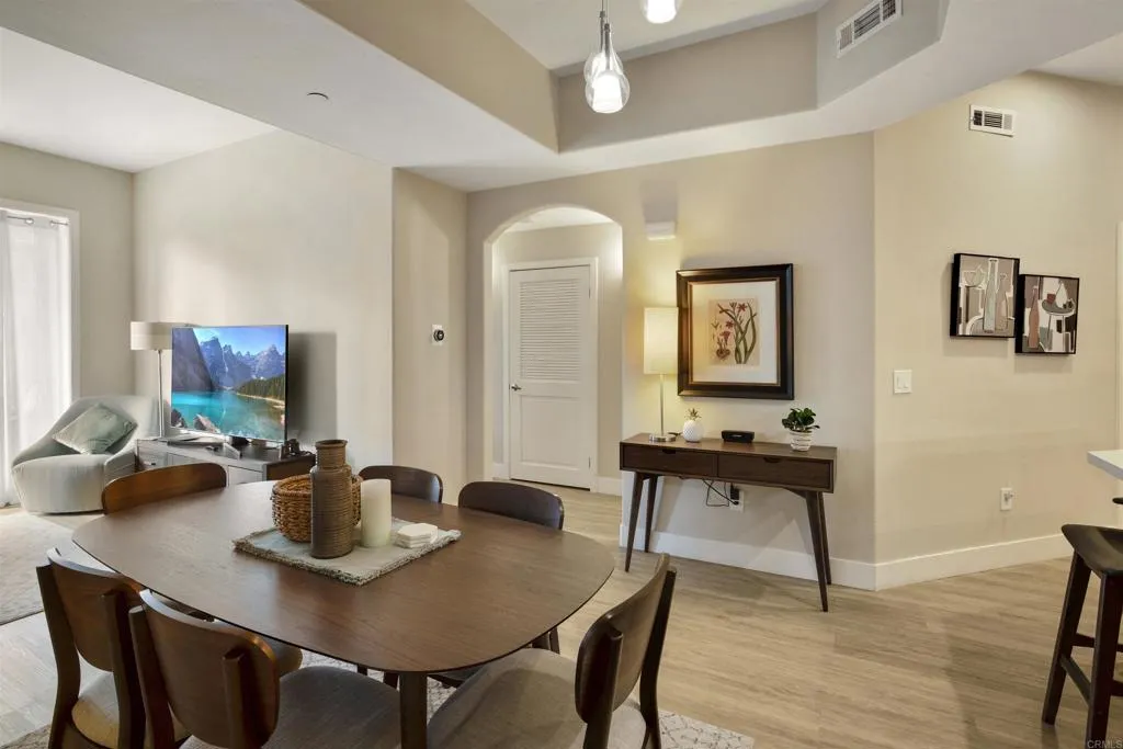 https://cdn.realtyfeed.com/cdn/127/306481518/02d6f94beb2df21426b314bb7ad991d3.webp