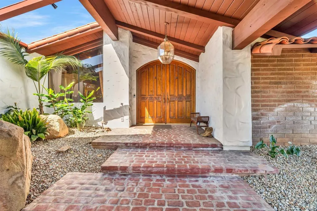https://cdn.realtyfeed.com/cdn/127/306481642/250bb8ad5ec14bf58e0a46f25857df41.webp