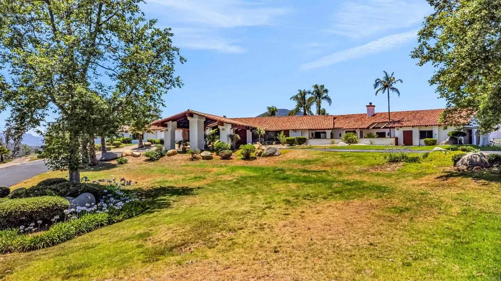 https://cdn.realtyfeed.com/cdn/127/306481642/4ac6057f8bc680a8b34f1734e7559036.webp