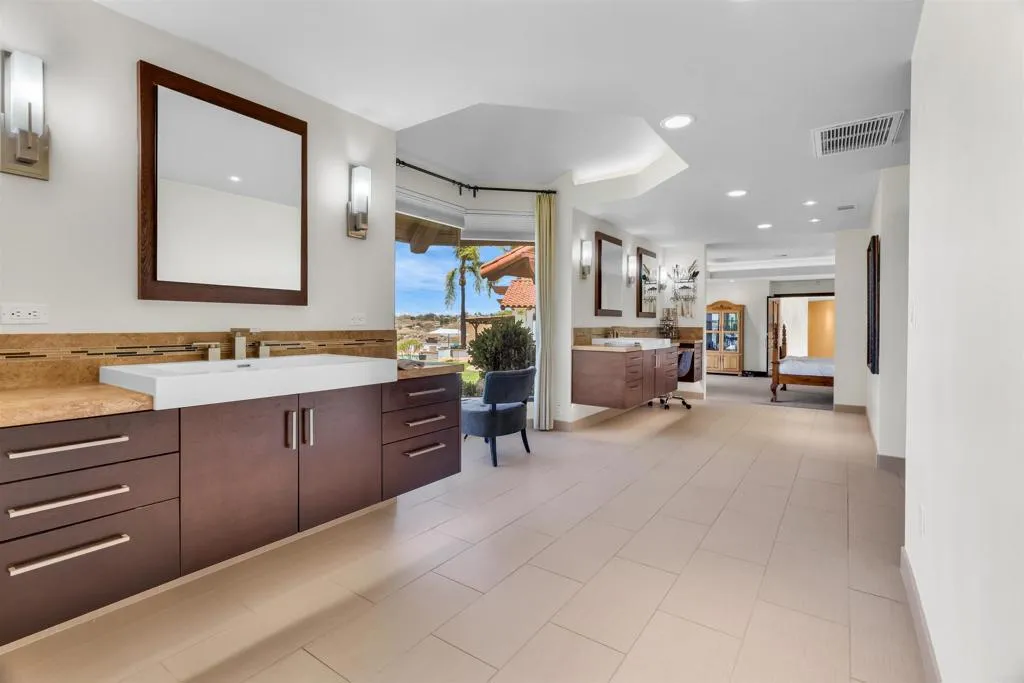 https://cdn.realtyfeed.com/cdn/127/306481642/6e0fb80736cc0eec467693076b523670.webp