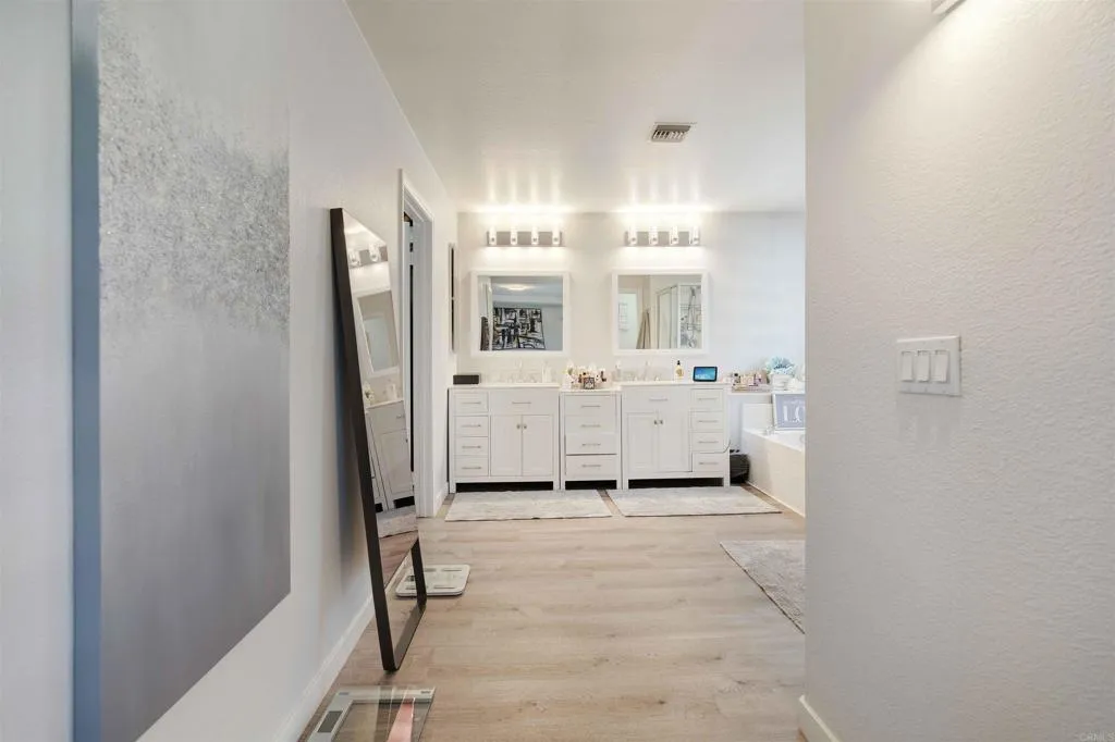 https://cdn.realtyfeed.com/cdn/127/306481689/6e1dd7d1af8738042f88f7fa21004048.webp