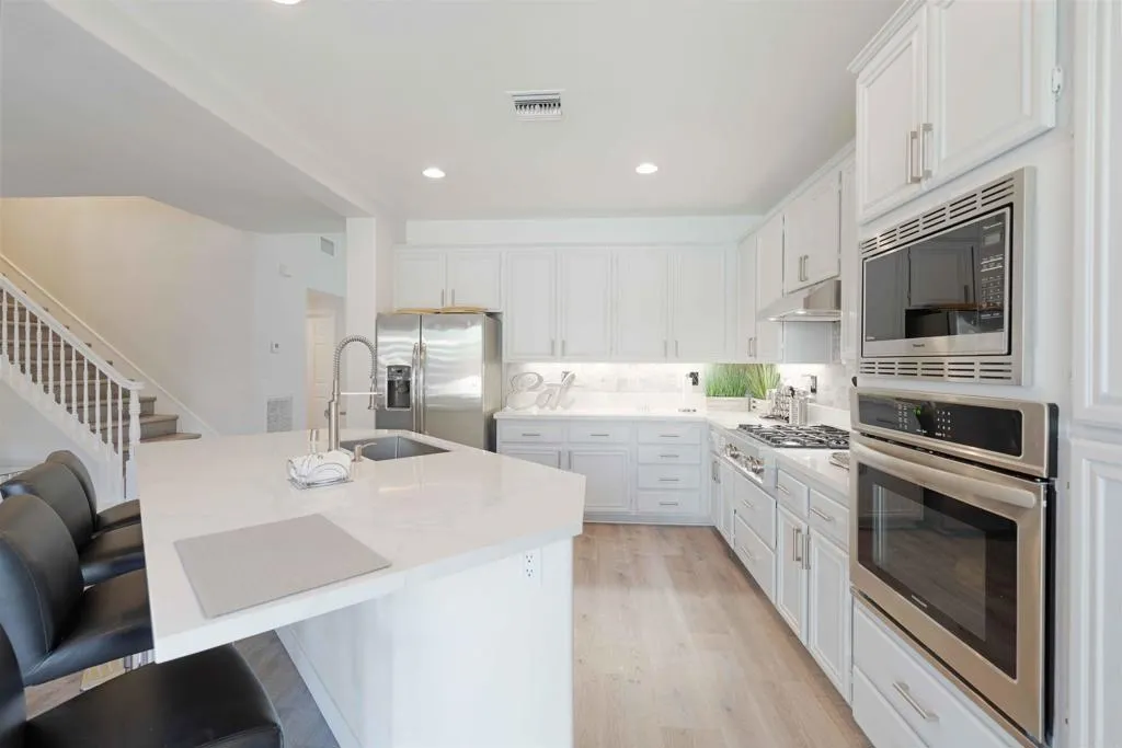 https://cdn.realtyfeed.com/cdn/127/306481689/81a75cda36707d67aadcf401f63d2598.webp