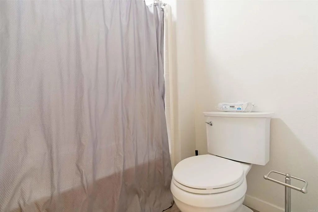 https://cdn.realtyfeed.com/cdn/127/306481689/f9d01f54d5be106db8368398854fd879.webp