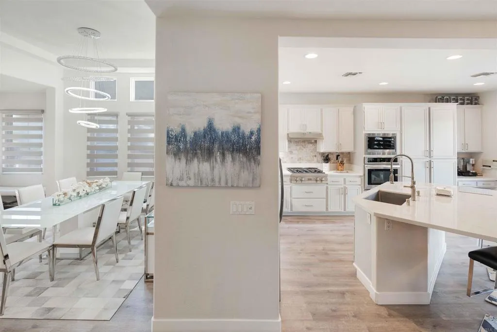 https://cdn.realtyfeed.com/cdn/127/306481689/fa164183188723d9e724039a3463f7d4.webp