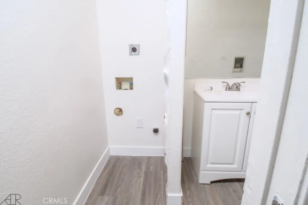 https://cdn.realtyfeed.com/cdn/127/306481737/001f59817a03d1b69f3fe98c21b91881.webp