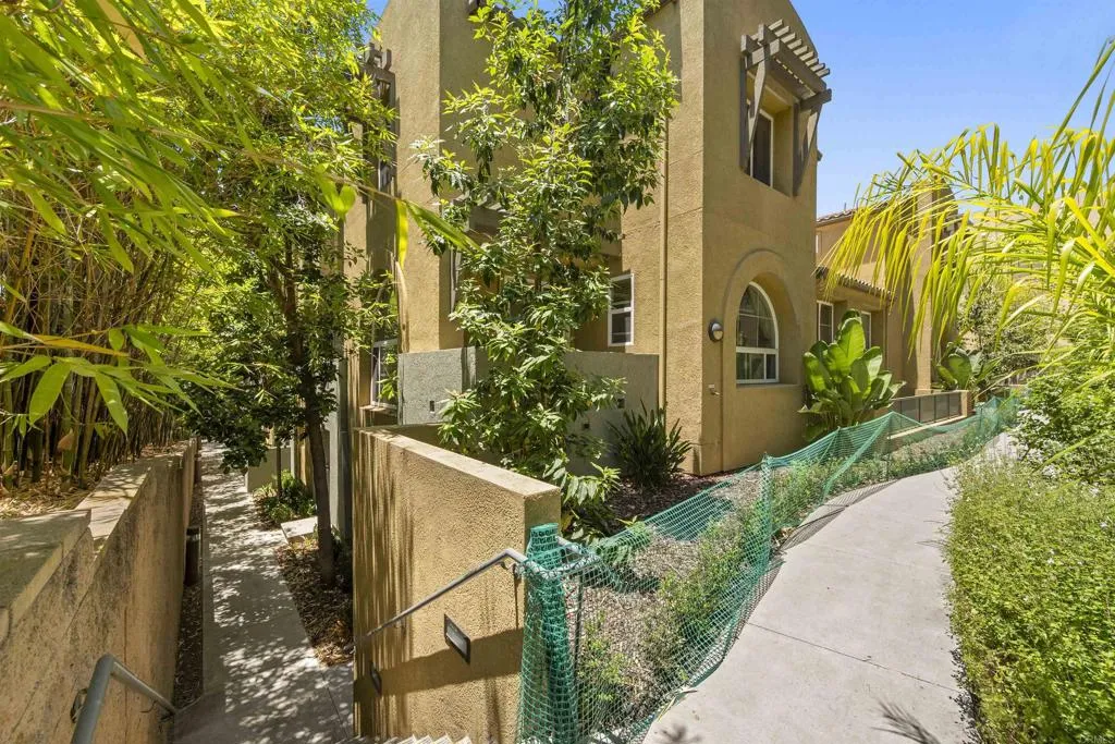 Photo #5: PTP2504945 Listing 