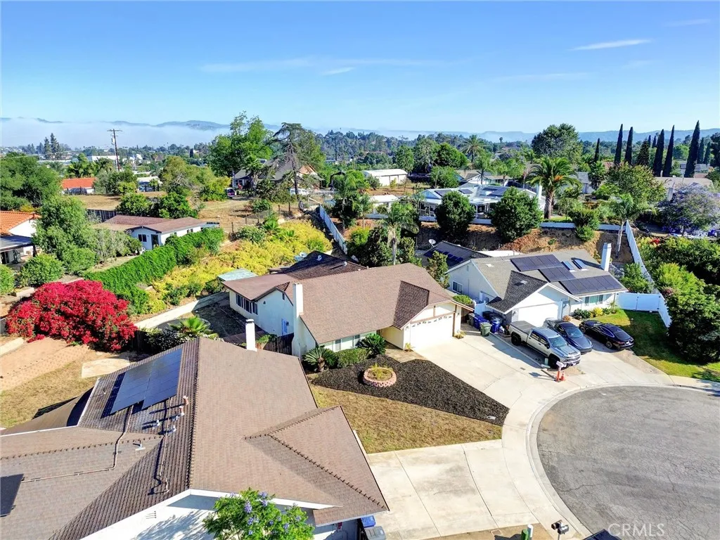 https://cdn.realtyfeed.com/cdn/127/306481929/b85a6bed24b23d8775213b65a15f6c17.webp
