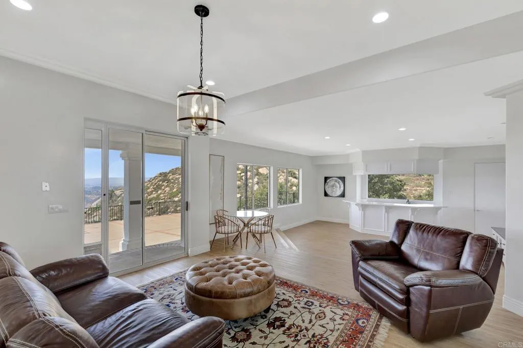 https://cdn.realtyfeed.com/cdn/127/306481956/bed5ae16c1b1f93104e9cb7695d1307a.webp